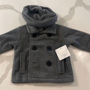 Starting out nine month please coat for boys & girls with the cap. And with 🏷️